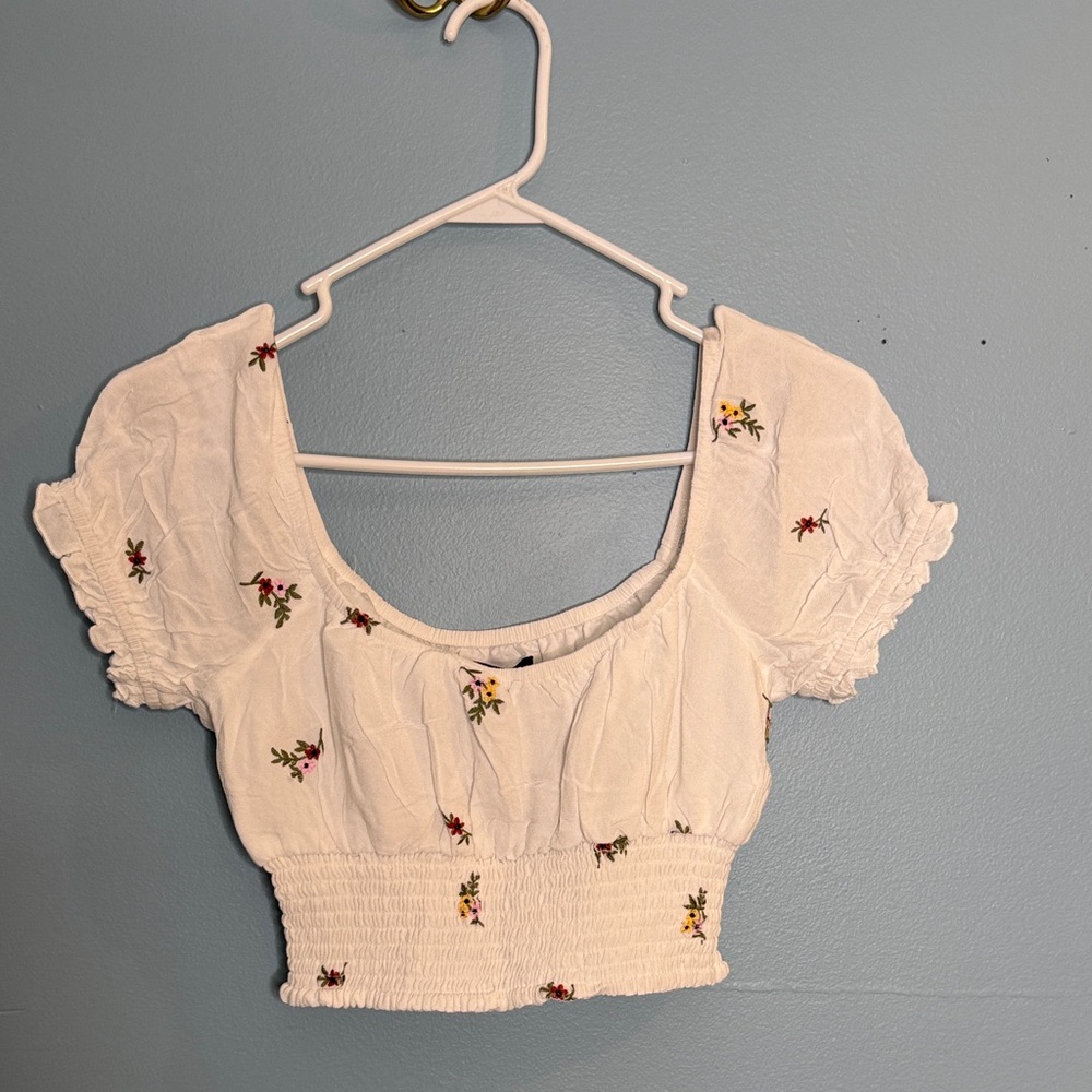 Forever 21- White Floral Women's Top